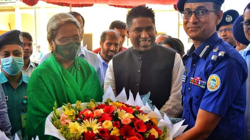 শিক্ষামন্ত্রীর সাথে বরিশাল রেঞ্জ ডিআইজি সৌজন্য সাক্ষাৎ