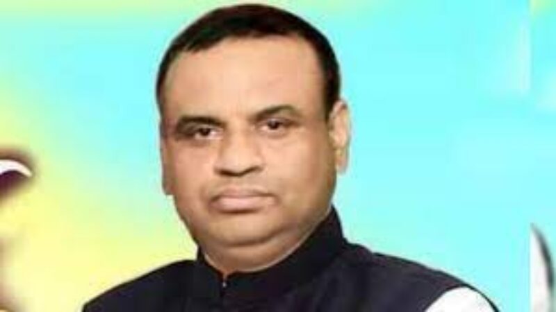 ইউপি চেয়ারম্যান মুন্না তালুকদারের বিরুদ্ধে গ্রেপ্তারী পরোয়ানা কলসকাঠী