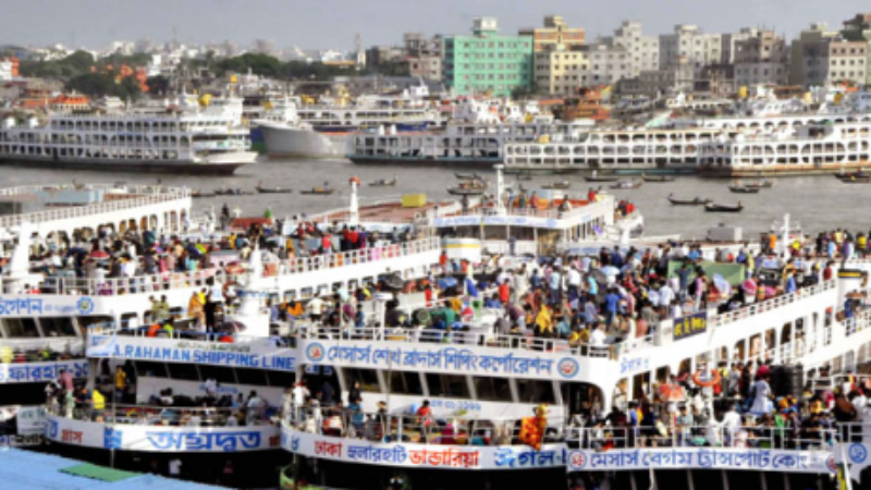 লঞ্চে লঞ্চে তল্লাশি সদরঘাটে পুলিশ
