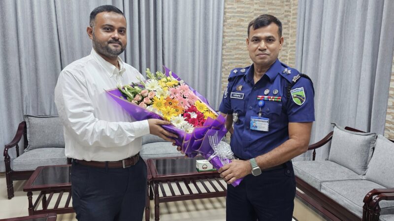 কুমিল্লা জেলা প্রশাসক ও হাইওয়ে পুলিশের কুমিল্লা রিজিয়নের এসপি’র পারস্পরিক শুভেচ্ছা বিনিময়