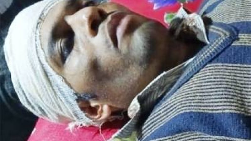 রাজাপুরে পিস্তল ঠেকিয়ে মোস্তাফিজুর রহমান জাকির নামে এক শিক্ষককে হাতুড়ি দিয়ে পেটানোর অভিযোগ পাওয়া গেছে