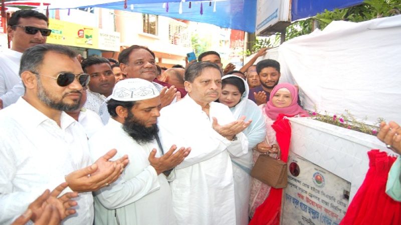 কাজ করা হচ্ছে বিসিসি মেয়র  রাস্তা নির্মানের পাশাপাশি জলাবদ্ধতা