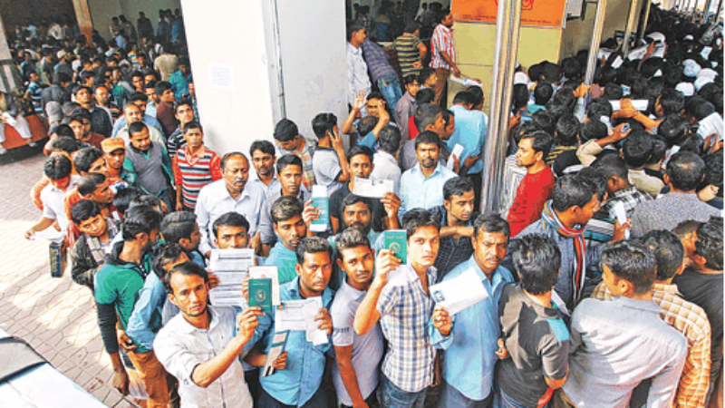 বড় ধাক্কা বৈদেশিক কর্মসংস্থানে