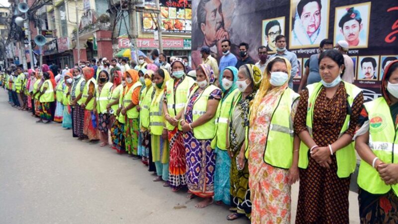 ময়লা অপসারণ করবেন না বিসিসির কর্মীরা