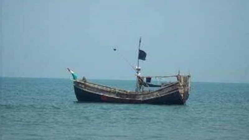 নেই মাঝি-মাল্লা সাগরে ভাসছে ইলিশবোঝাই ট্রলার
