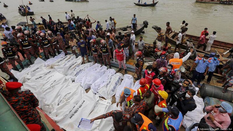 স্বজনদের কান্নার রোল সুগন্ধার তীরে