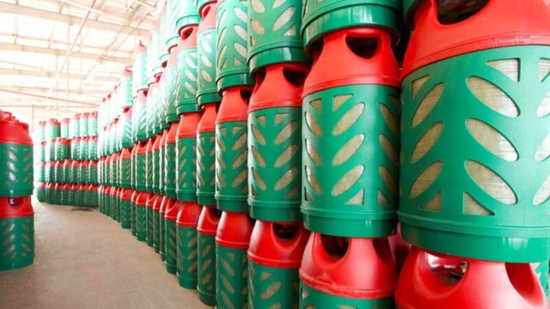 দাম আরো কমলো এলপিজির