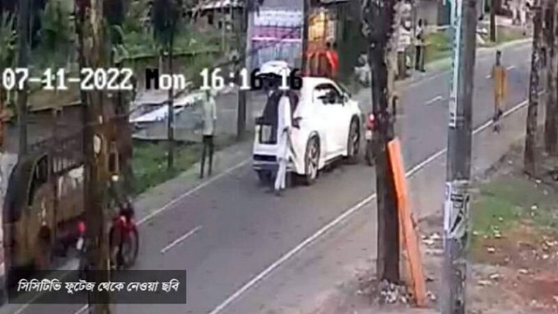 ছাত্রলীগ নেতাকে হত্যার হুমকি ফিল্মি স্টাইলে শর্টগান ঠেকিয়ে