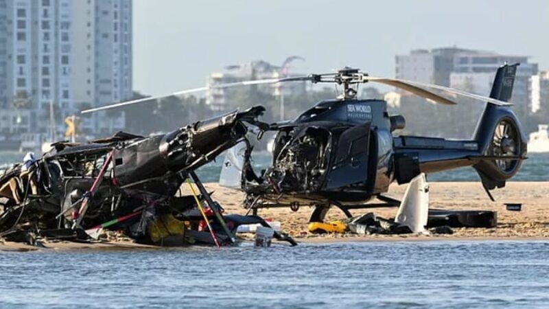 ২ হেলিকপ্টারের সংঘর্ষে নিহত ৪