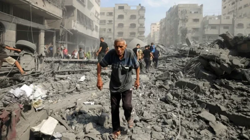 ইসরায়েল গাজাকে মাটিতে মিশিয়ে দিতে চায়