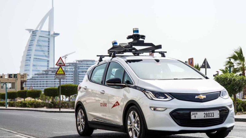 দুবাইয়ে যাত্রীরা রাস্তায় চালকবিহীন ট্যাক্সি দেখতে পাবেন।