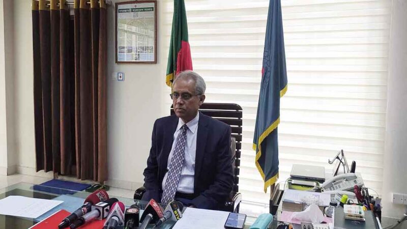 বদলি করা হবে না কাউকে অযৌক্তিক কারণে : ইসি আলমগীর