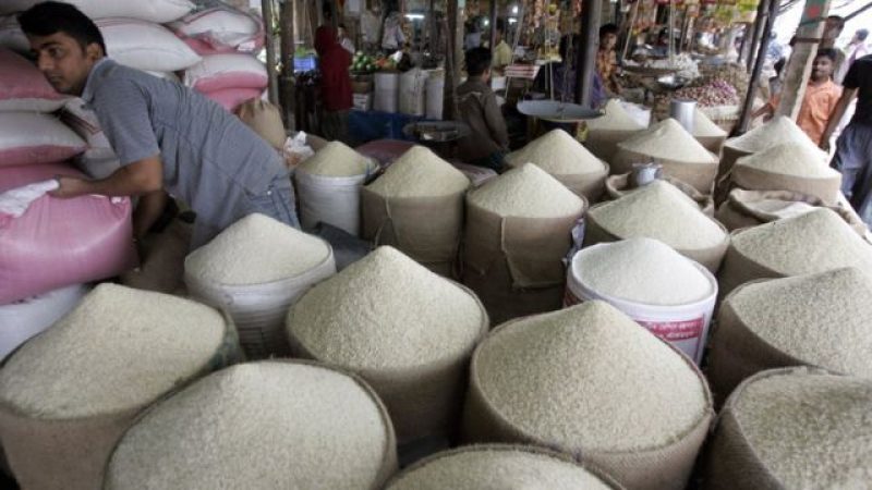 বিব্রতকর অবস্থায় ফেলতে সরকারকে চালের দাম বাড়ানো হয়েছে