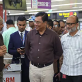পরিদর্শনে বিমানমন্ত্রী ট্রলি বাড়ানোর নির্দেশ শাহজালাল বিমানবন্দর