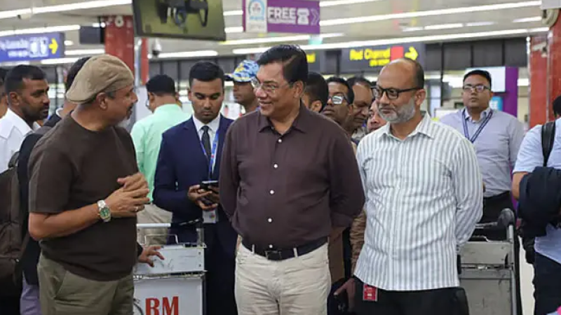 পরিদর্শনে বিমানমন্ত্রী ট্রলি বাড়ানোর নির্দেশ শাহজালাল বিমানবন্দর